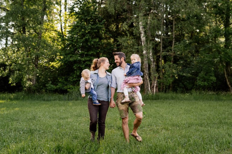 Familienshooting im Wald München Outdoor Familie Baby Kind