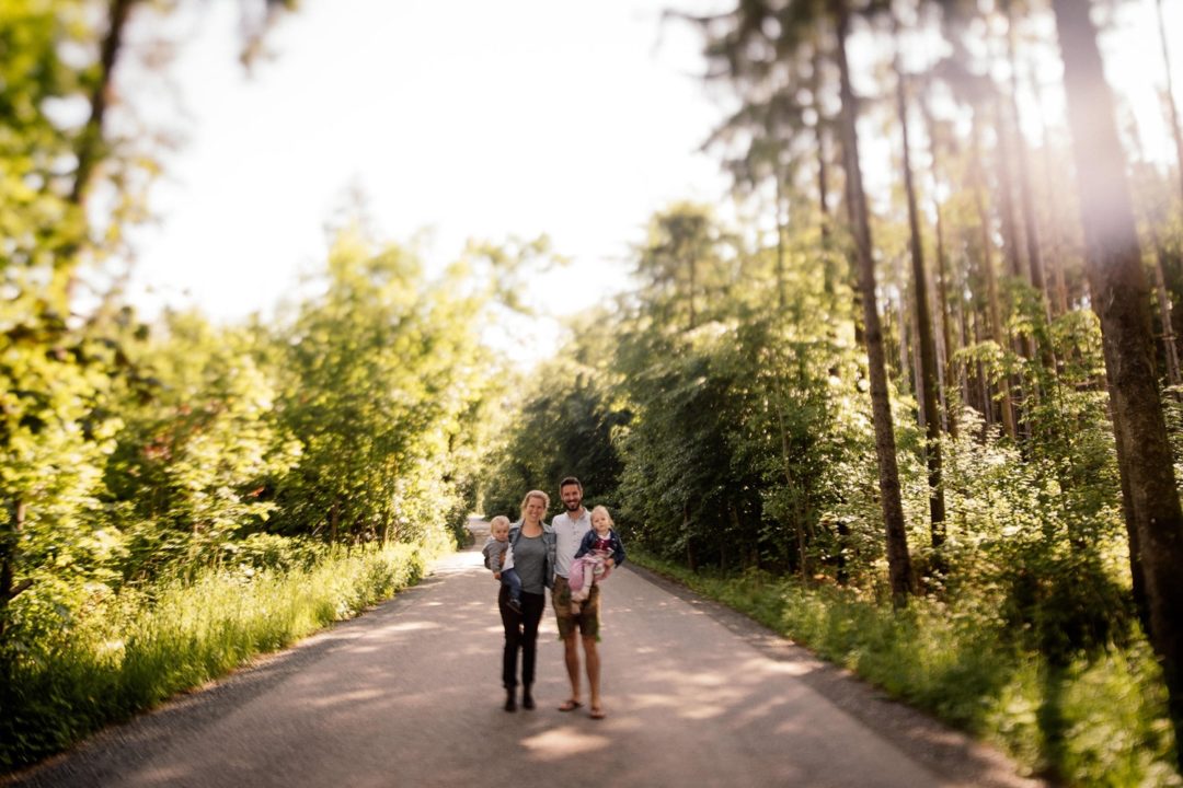 Familienshooting im Wald München Outdoor Familie Baby Kind